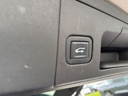 Used 2022 Cadillac XT5 Premium Luxury FWD image 7