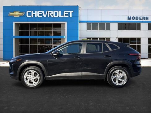 Certified 2025 Chevrolet Trax LS w/ LS Convenience Package image 2