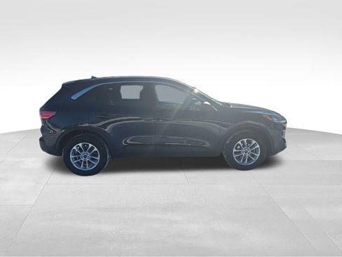 Certified 2022 Ford Escape SE w/ Cold Weather Package image 4