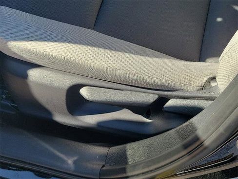 Used 2025 Toyota Corolla LE image 20