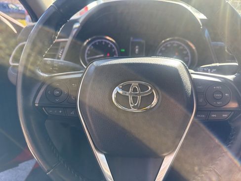 Certified 2019 Toyota Camry SE image 7