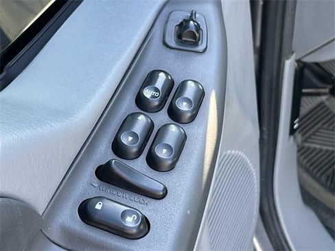 Used 2004 Ford F350 XLT image 23