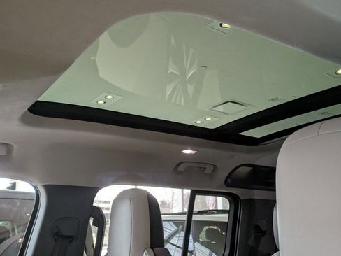 New 2026 Land Rover Defender 110 OCTA image 15