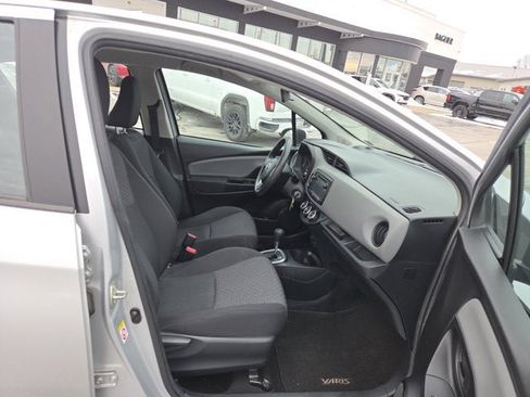 Used 2017 Toyota Yaris L image 15