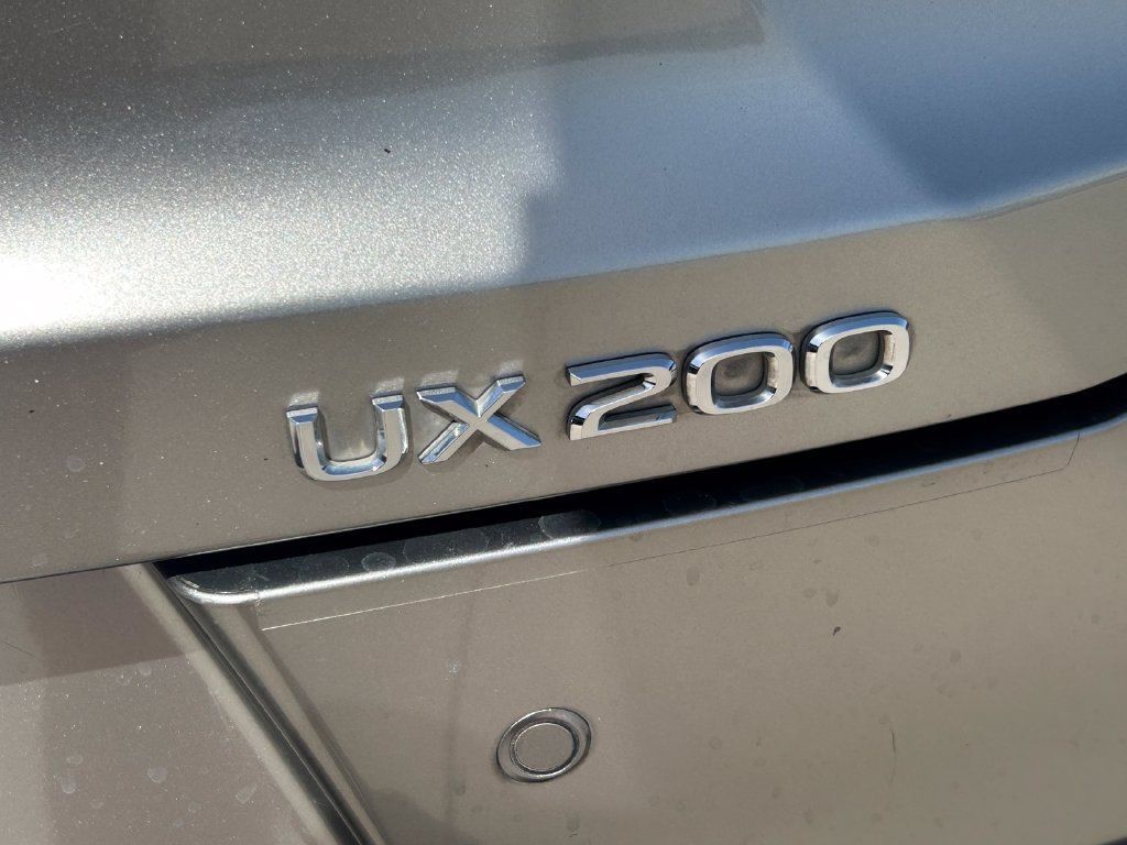 Used 2021 Lexus UX 200 w/ Premium Package FWD image 13