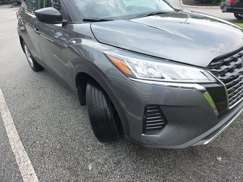 Used 2025 Nissan Kicks Play S FWD image 7