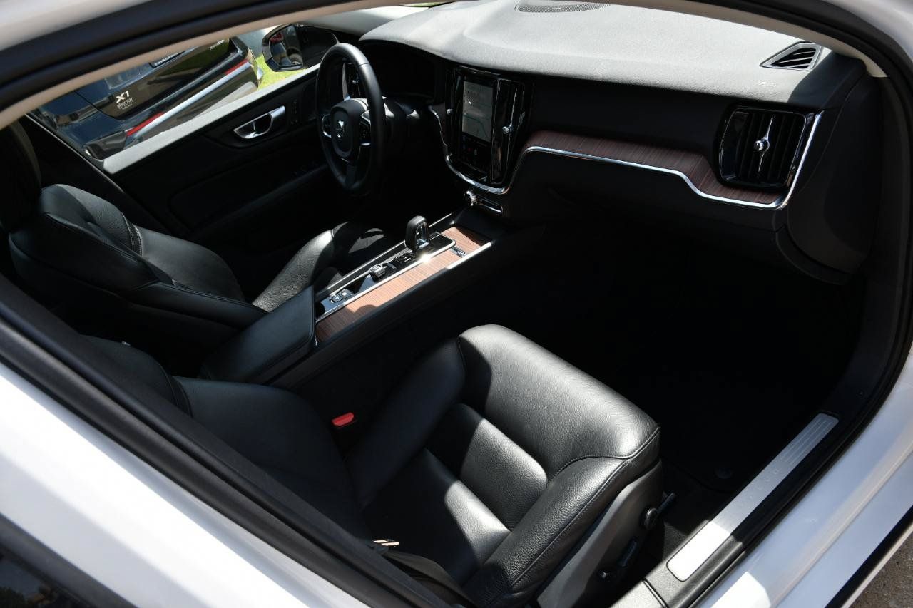Used 2024 Volvo S60 B5 Plus FWD image 13
