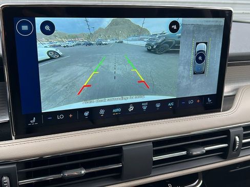 New 2025 Lincoln Corsair FWD w/ Equipment Group 101A image 16