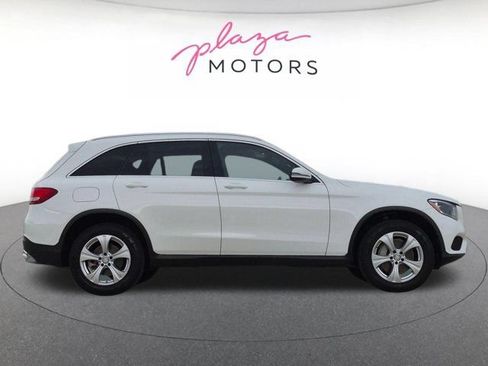 Used 2017 Mercedes-Benz GLC 300 4MATIC image 4