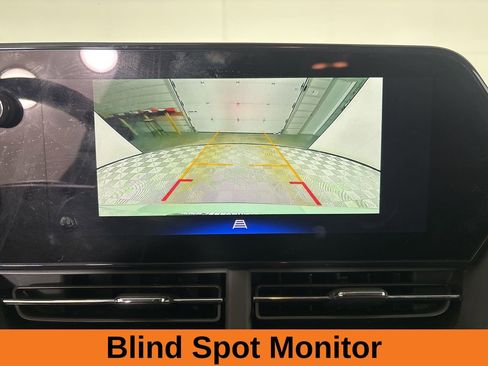 Used 2025 Chevrolet Trax ACTIV w/ Sunroof Package image 16