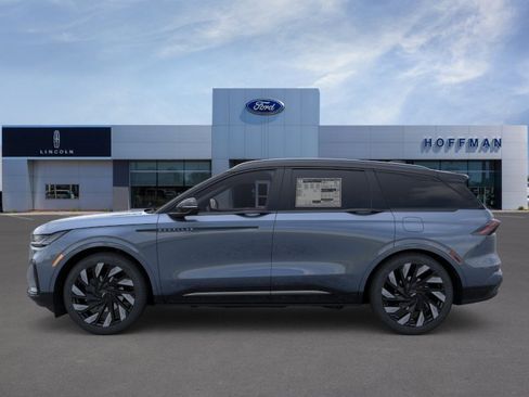 New 2026 Lincoln Nautilus Reserve w/ Jet Appearance Package AWD/4WD image 3