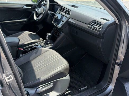 Used 2023 Volkswagen Tiguan SE AWD/4WD image 13