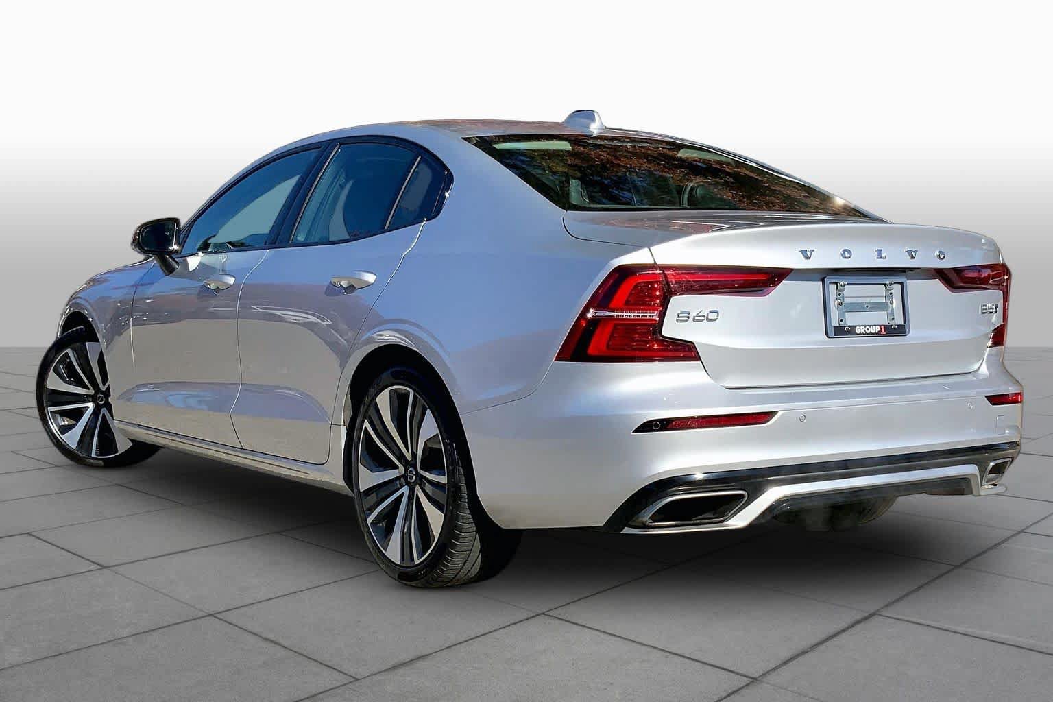 Used 2022 Volvo S60 B5 Momentum w/ Premium Package AWD/4WD image 12