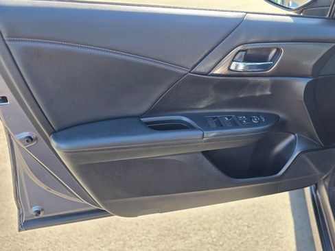 Used 2016 Honda Accord Sport image 18