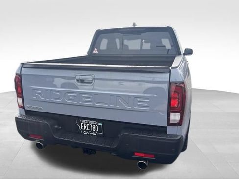 Used 2025 Honda Ridgeline Black Edition image 16
