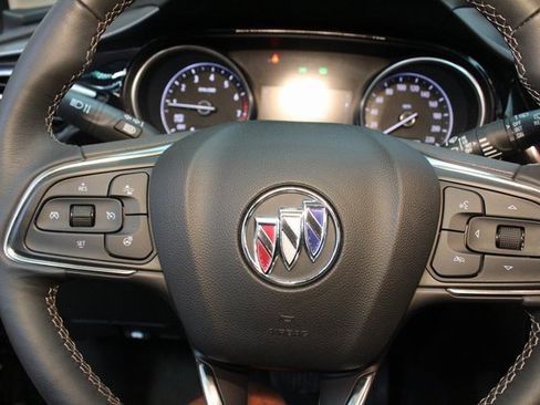 Used 2023 Buick Encore GX Essence image 17