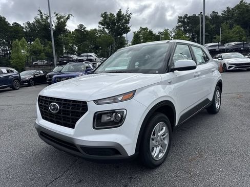 New 2026 Hyundai Venue SE FWD image 3