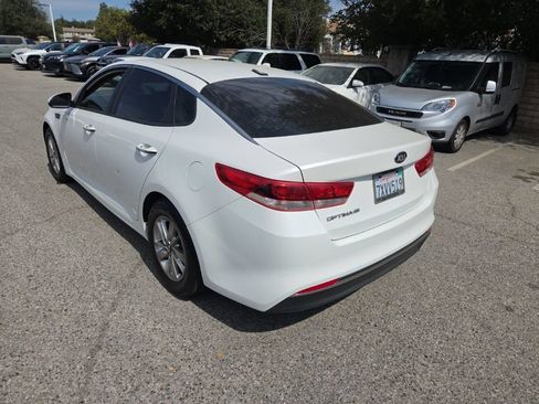 Used 2016 Kia Optima LX FWD image 3