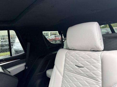 Used 2025 Cadillac Escalade Sport Platinum AWD/4WD image 17