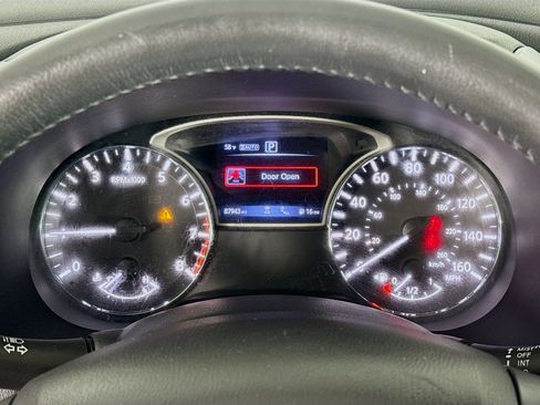 Used 2018 Nissan Pathfinder Platinum image 16