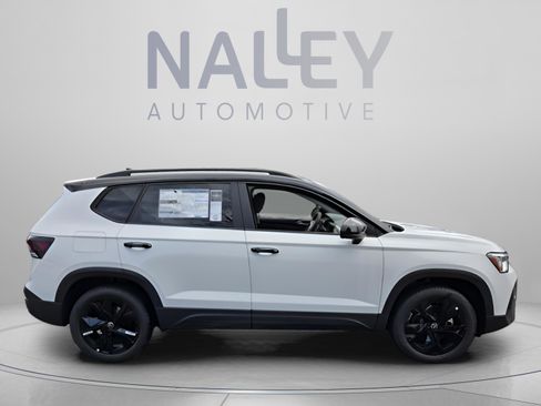 New 2026 Volkswagen Taos SE FWD image 6