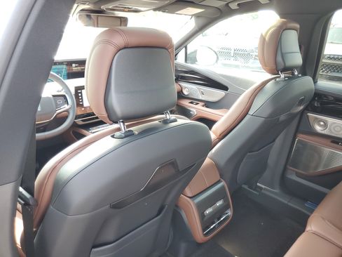 New 2026 Lincoln Nautilus Reserve AWD/4WD image 29