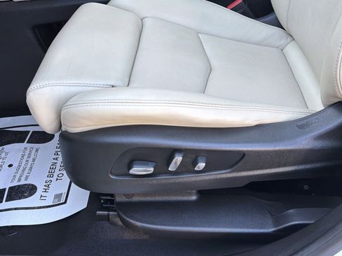 Used 2017 Cadillac XT5 Luxury w/ Driver Awareness Package image 14