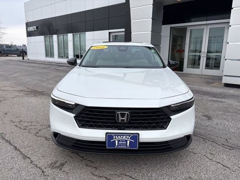 Used 2025 Honda Accord SE image 2