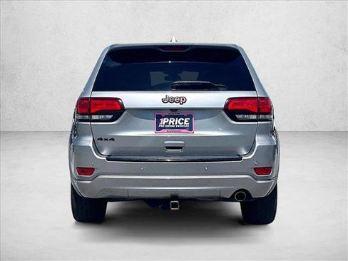 Used 2018 Jeep Grand Cherokee Altitude AWD/4WD image 4