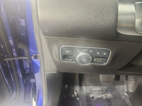 Used 2021 Mercedes-Benz GLB 250 4MATIC image 13