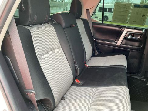Used 2017 Toyota 4Runner SR5 AWD/4WD image 8