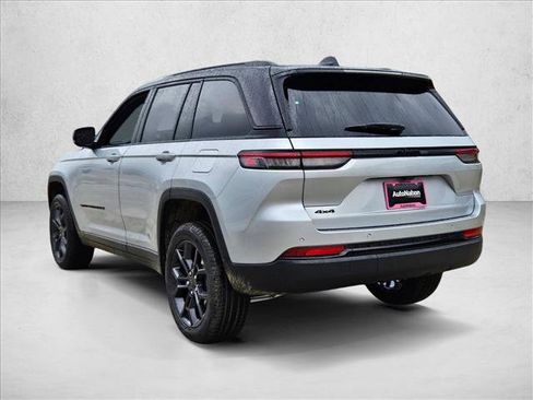 New 2025 Jeep Grand Cherokee Limited image 9