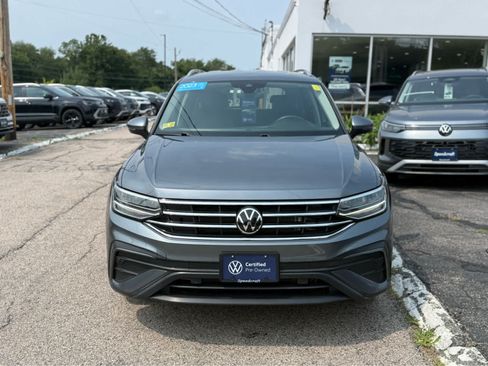 Certified 2023 Volkswagen Tiguan SE FWD image 2
