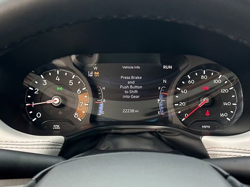 Used 2025 Jeep Compass Limited image 22