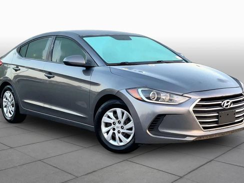 Used 2018 Hyundai Elantra SE FWD image 3