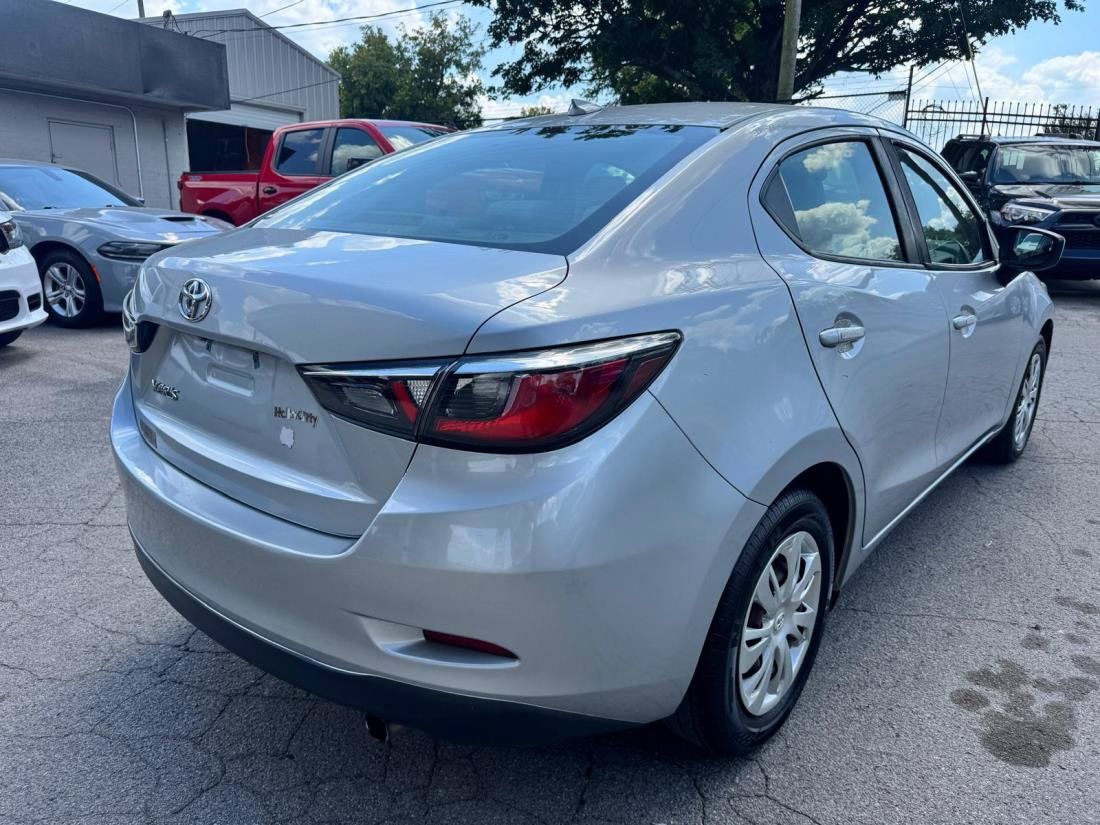 Used 2019 Toyota Yaris L FWD image 7