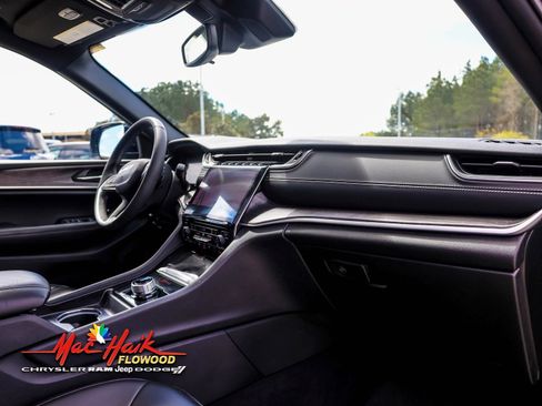 Used 2024 Jeep Grand Cherokee Limited w/ Trailer Tow Package image 14