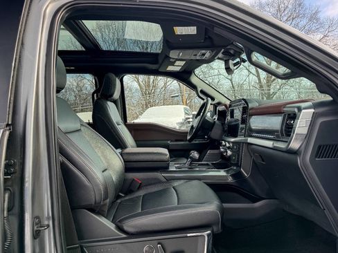 Used 2022 Ford F150 Lariat w/ Equipment Group 502A High image 9