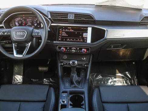 New 2025 Audi Q3 2.0T Premium image 16