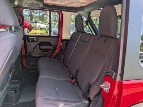 Used 2024 Jeep Wrangler Unlimited Rubicon AWD/4WD image 14
