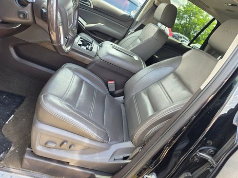 Used 2018 GMC Yukon Denali AWD/4WD image 6