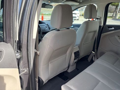 Used 2017 Ford Escape SE image 36