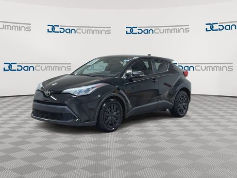 Used 2020 Toyota C-HR LE FWD image 4