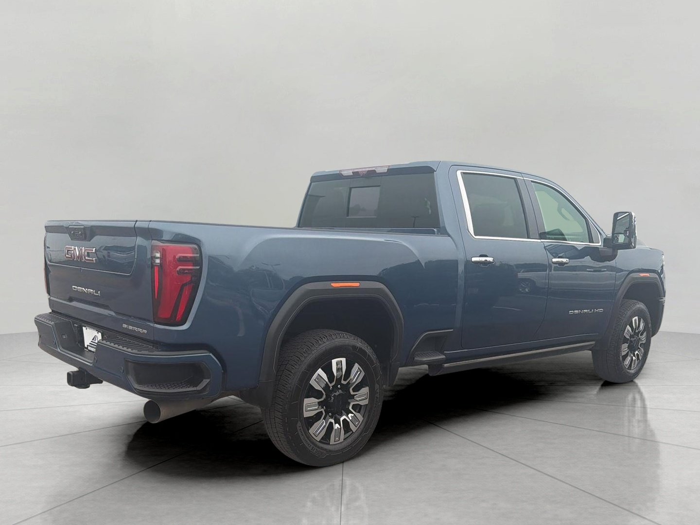 Used 2025 GMC Sierra 3500 Denali w/ Technology Package AWD/4WD image 18