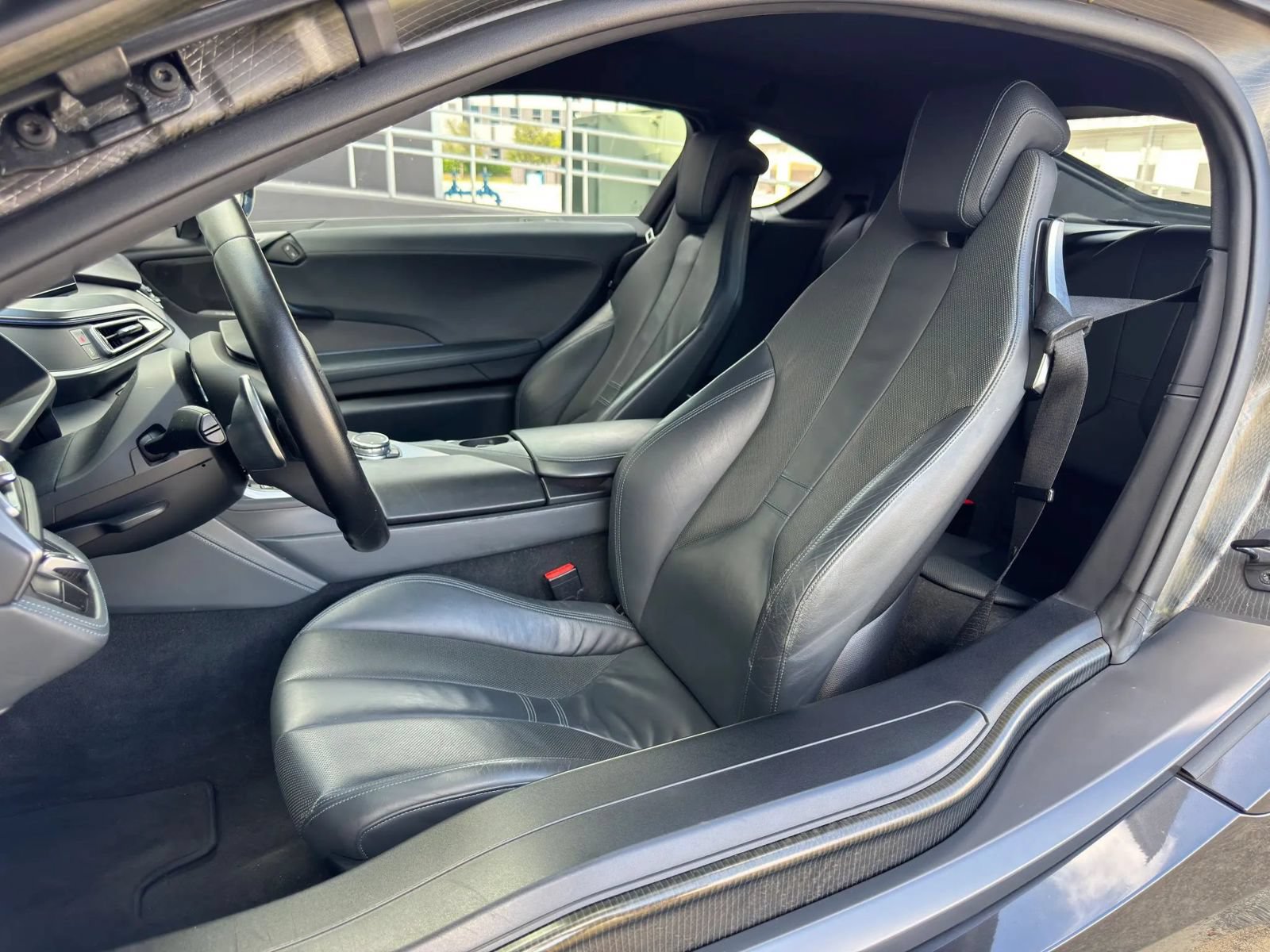 Used 2015 BMW i8 AWD/4WD image 9