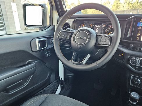 Used 2024 Jeep Wrangler Sport S image 9