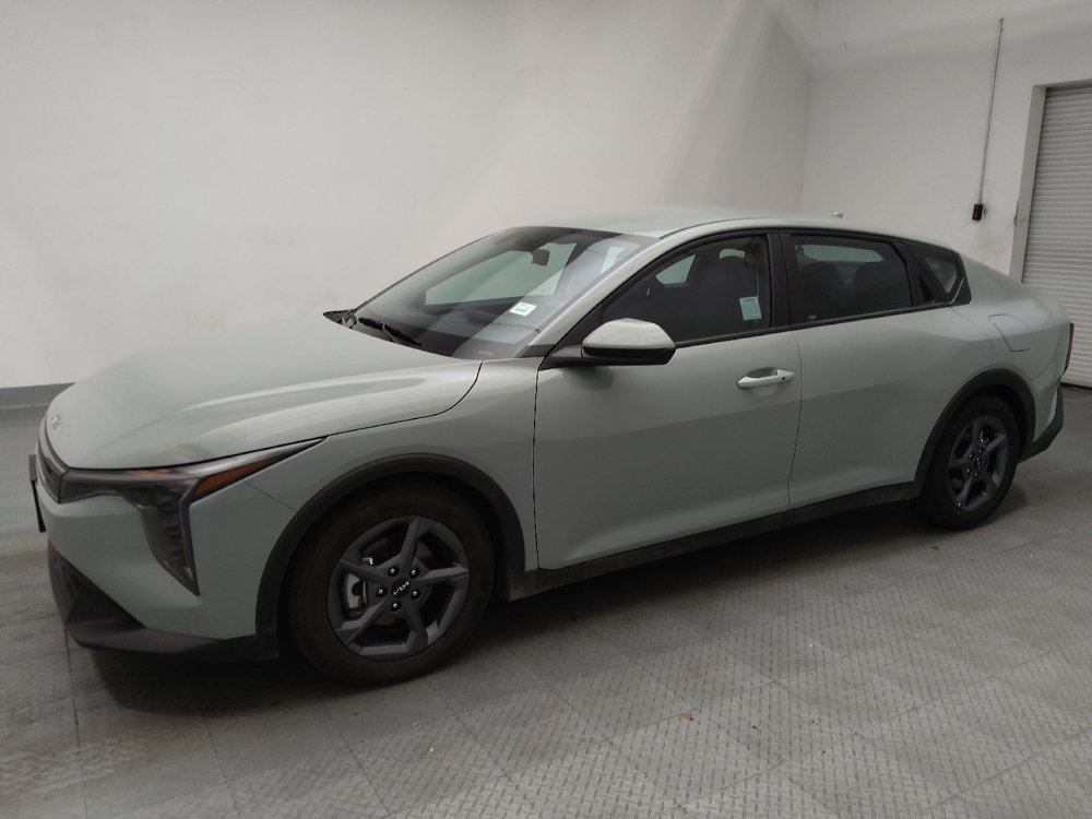 Used 2025 Kia K4 FWD image 2