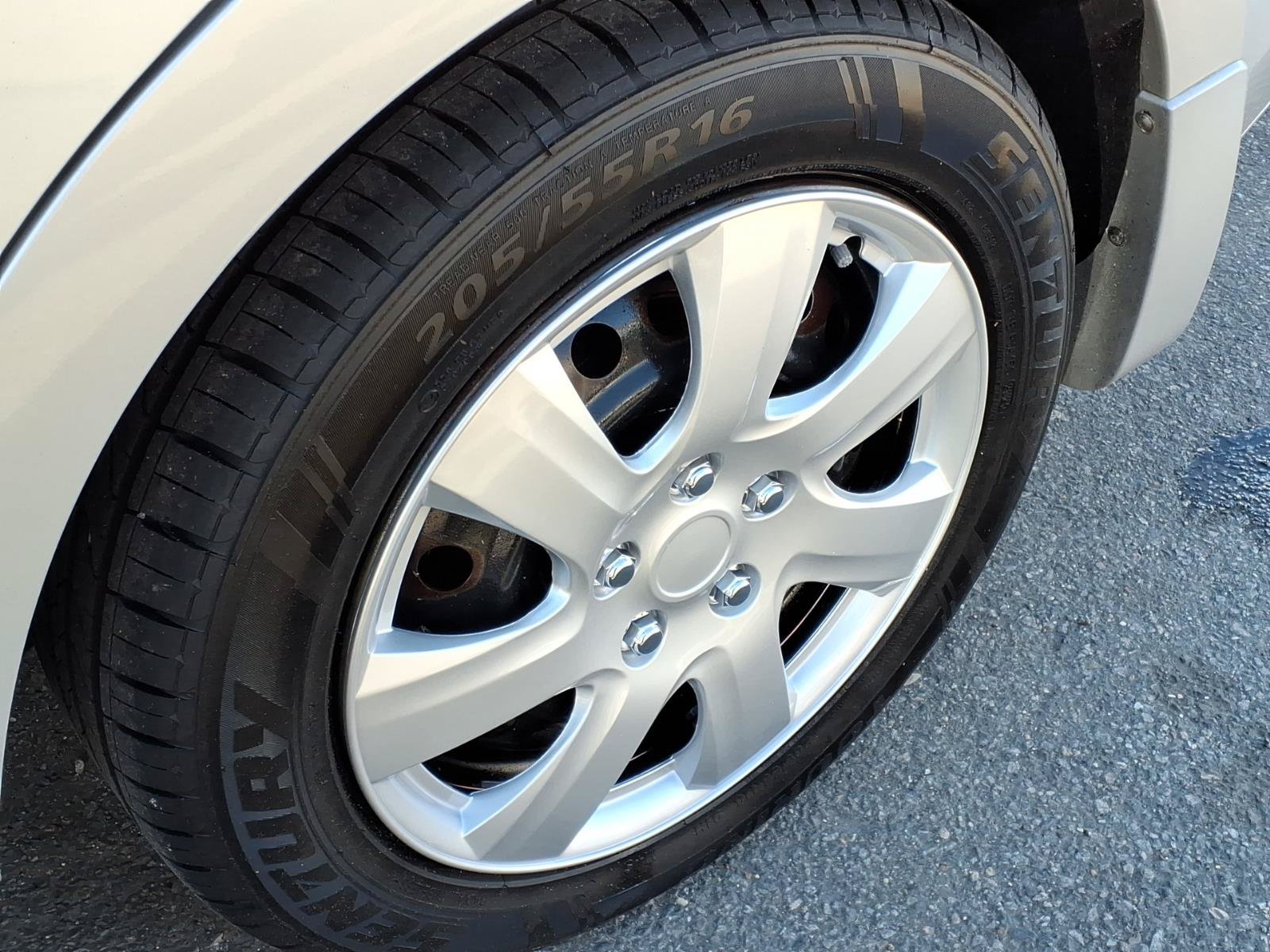Used 2012 Nissan Sentra 2.0 S w/ Convenience Pkg FWD image 9