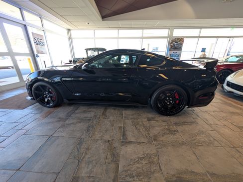 Certified 2020 Ford Mustang Shelby GT350R w/ GT350R Equipment Group 920A image 3