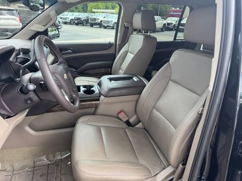 Used 2017 Chevrolet Tahoe LT w/ Luxury Package RWD image 18